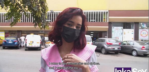  De esta manera engañas a una TIMIDA OTAKU VENEZOLANA a pasar una entrevista laboral por las calles de Lima.